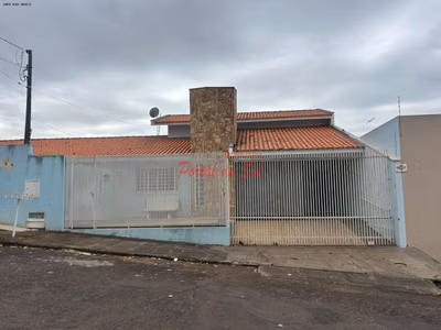 Casa, 3 quartos, 211 m² - Foto 1