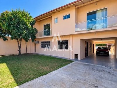 Casa, 5 quartos, 190 m² - Foto 1