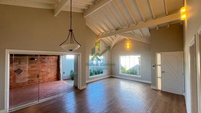 Casa, 5 quartos, 253 m² - Foto 1