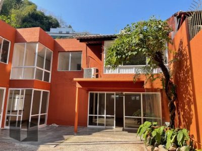 Casa, 3 quartos, 292 m² - Foto 1
