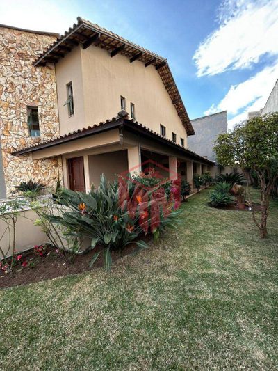 Sobrado, 3 quartos, 295 m² - Foto 1