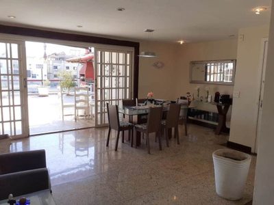 Cobertura, 3 quartos, 214 m² - Foto 1