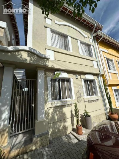 Casa, 5 quartos, 145 m² - Foto 1