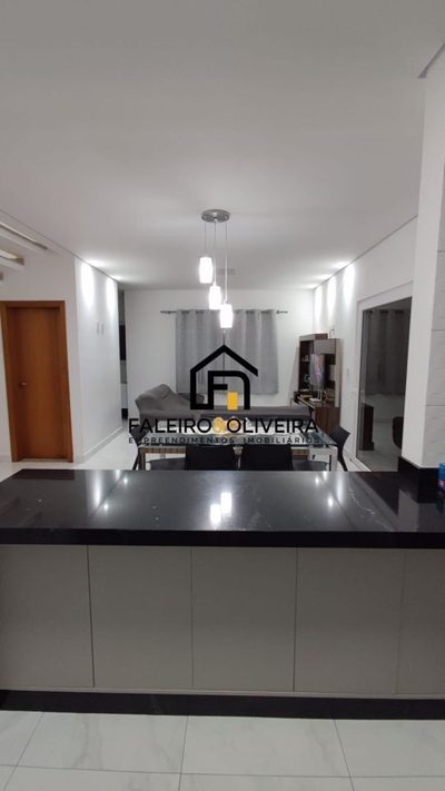 Casa, 3 quartos, 110 m² - Foto 1