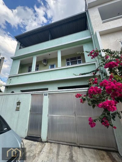 Casa, 3 quartos, 229 m² - Foto 1