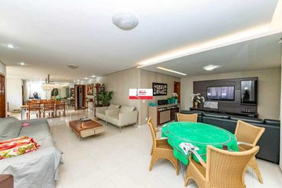 Casa, 4 quartos, 267 m² - Foto 1