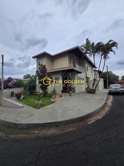 Casa, 3 quartos, 207 m² - Foto 1