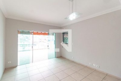 Casa, 3 quartos, 217 m² - Foto 2