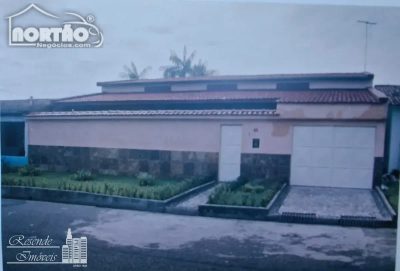 Casa, 4 quartos, 240 m² - Foto 1