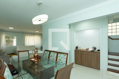 Casa, 3 quartos, 320 m² - Foto 1