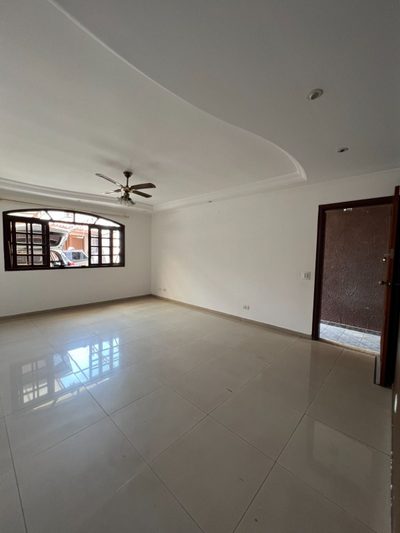 Sobrado, 3 quartos, 270 m² - Foto 2