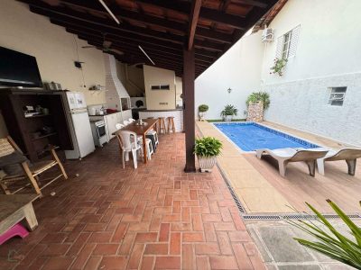 Casa, 3 quartos, 220 m² - Foto 1