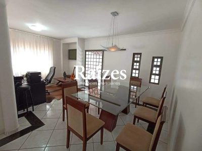 Casa, 3 quartos, 310 m² - Foto 2