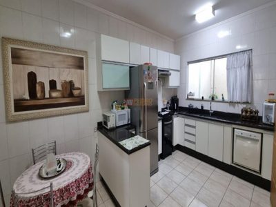 Sobrado, 3 quartos, 203 m² - Foto 4