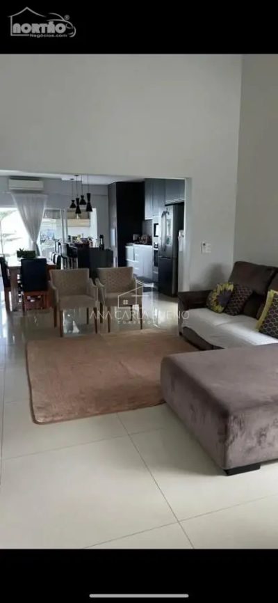 Casa, 3 quartos, 209 m² - Foto 3