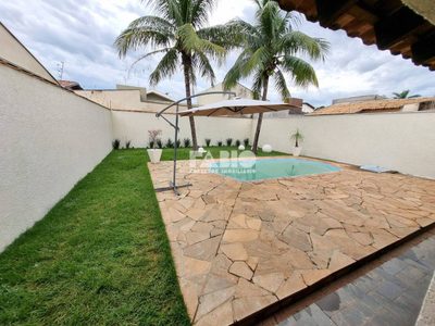 Casa, 3 quartos, 260 m² - Foto 1