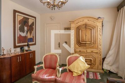 Casa, 3 quartos, 212 m² - Foto 2
