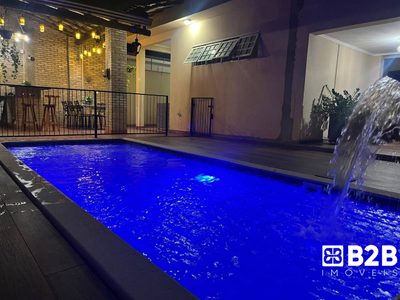 Casa, 3 quartos, 226 m² - Foto 1