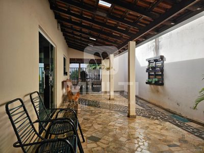 Casa, 3 quartos, 208 m² - Foto 1