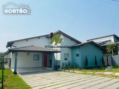 Casa, 6 quartos, 280 m² - Foto 1