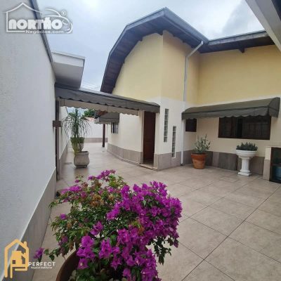Casa, 5 quartos, 207 m² - Foto 3