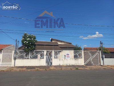 Casa, 3 quartos, 142 m² - Foto 1
