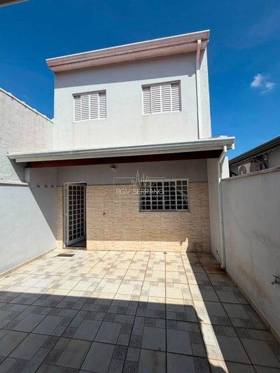 Sobrado, 3 quartos, 199 m² - Foto 1