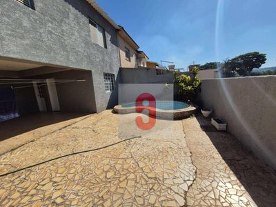 Casa, 4 quartos, 208 m² - Foto 1