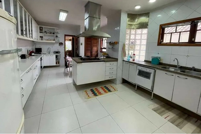 Casa, 4 quartos, 285 m² - Foto 1