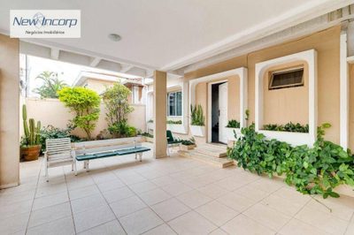 Sobrado, 4 quartos, 211 m² - Foto 1