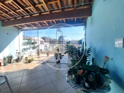 Sobrado, 3 quartos, 280 m² - Foto 1