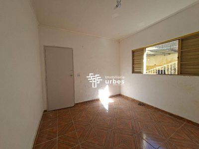Casa, 3 quartos, 242 m² - Foto 3