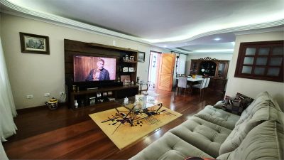 Casa, 3 quartos, 179 m² - Foto 1