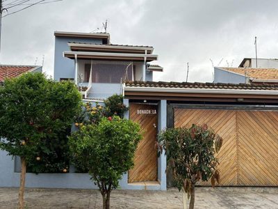 Casa, 3 quartos, 243 m² - Foto 1