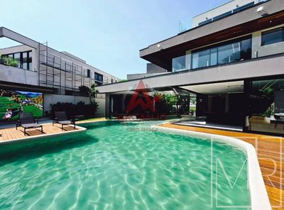 Casa, 7 quartos, 1208 m² - Foto 1