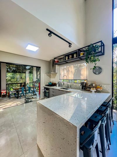 Casa, 3 quartos, 202 m² - Foto 1