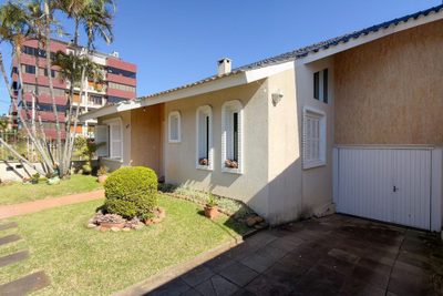 Casa, 3 quartos, 180 m² - Foto 1