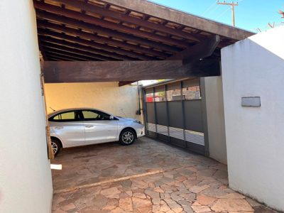 Casa, 4 quartos, 248 m² - Foto 2