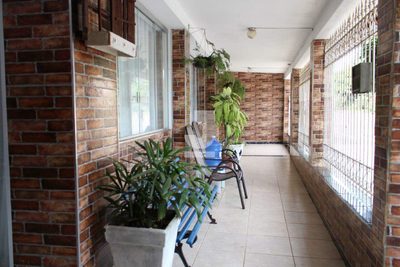 Casa, 5 quartos, 241 m² - Foto 2