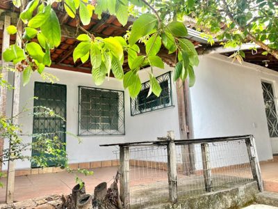 Casa, 5 quartos, 228 m² - Foto 1