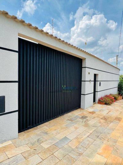 Casa, 3 quartos, 200 m² - Foto 1