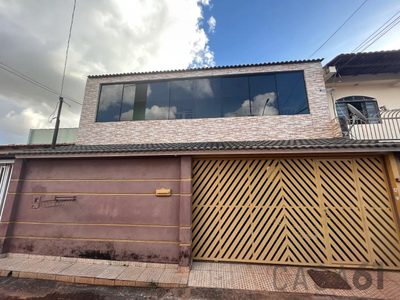 Casa, 3 quartos, 181 m² - Foto 1