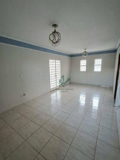 Casa, 3 quartos, 180 m² - Foto 1