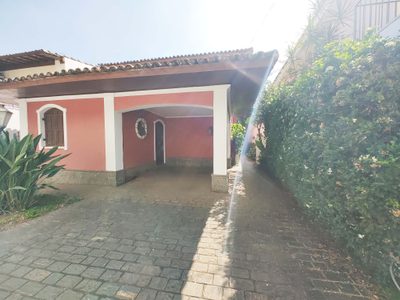 Casa, 3 quartos, 228 m² - Foto 1