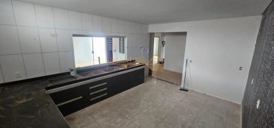 Casa, 2 quartos, 200 m² - Foto 1