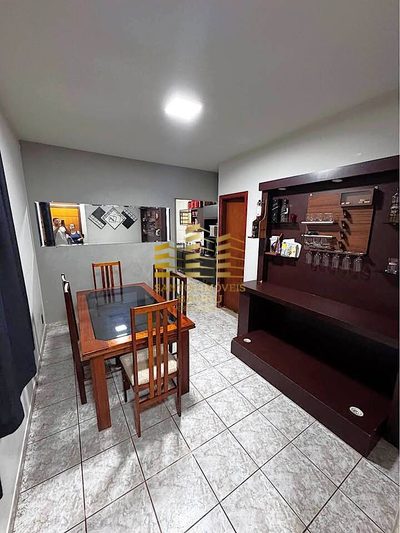 Casa, 2 quartos, 200 m² - Foto 1