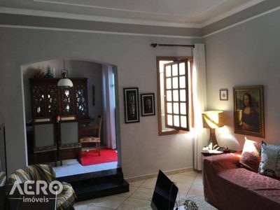 Casa, 3 quartos, 233 m² - Foto 2