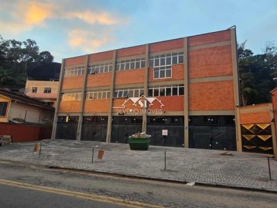 Loja-Salão, 1355 m² - Foto 1