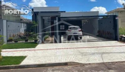 Casa, 3 quartos, 228 m² - Foto 1
