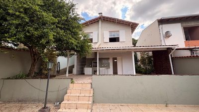 Casa, 4 quartos, 304 m² - Foto 1